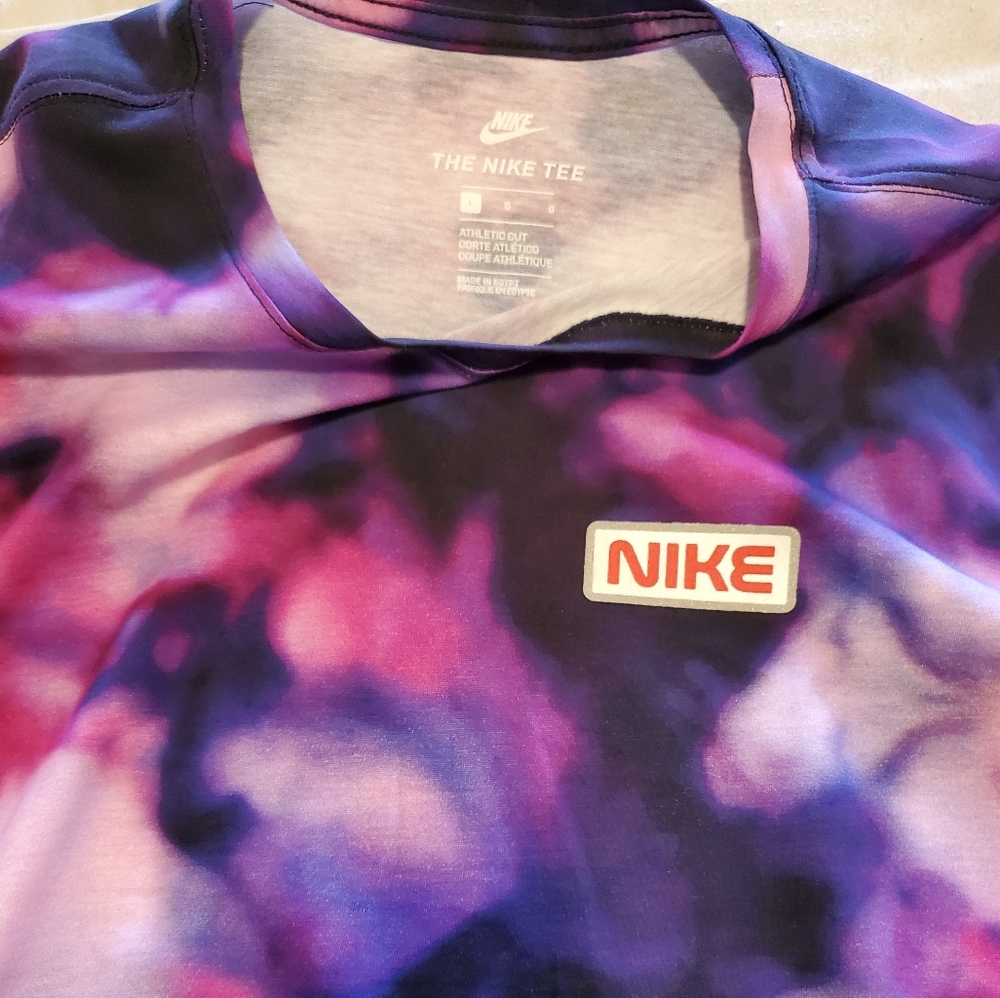 Dead stock Nike tie dyed shirt